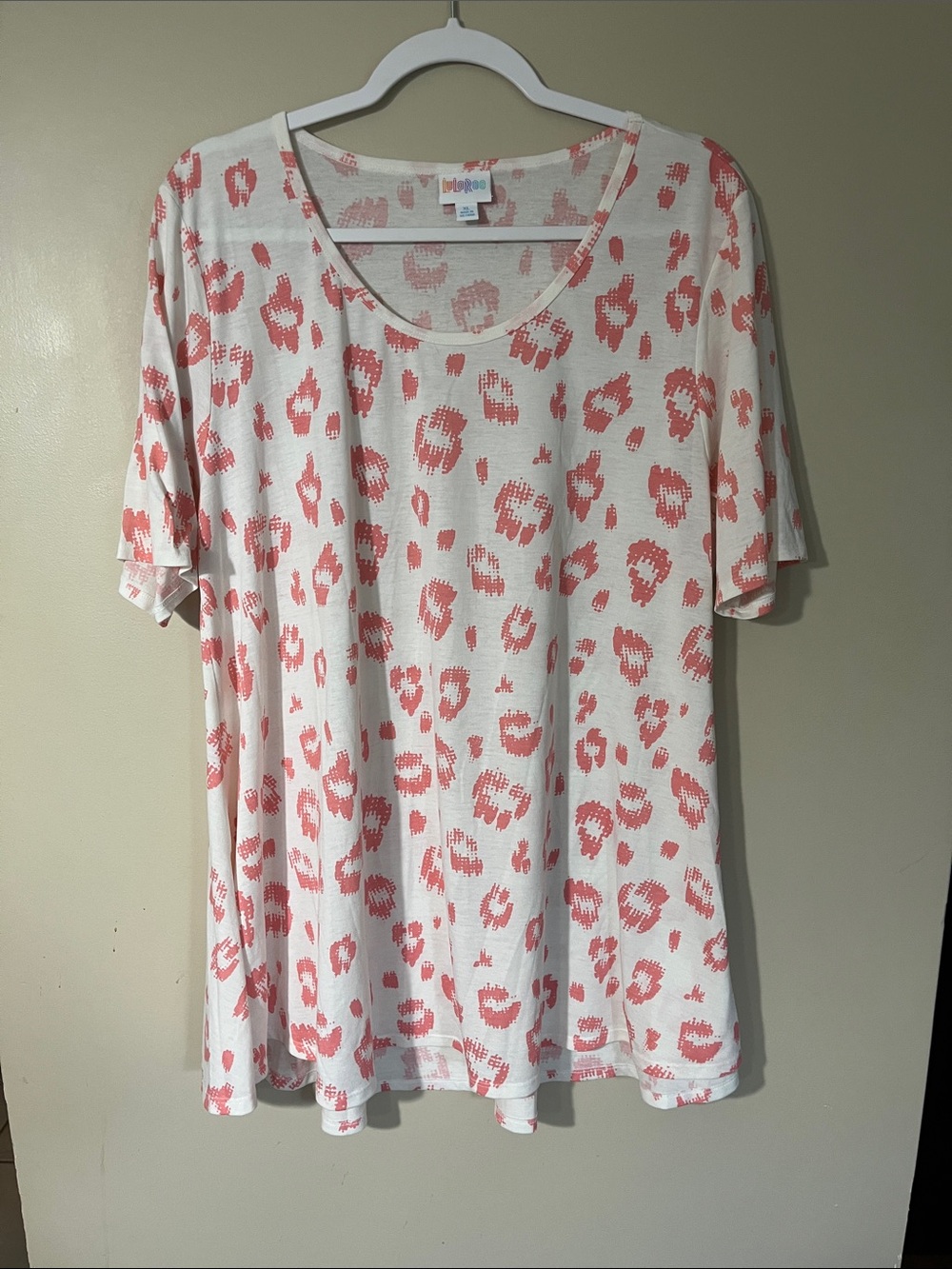 LuLaRoe White Top with Coral Pink Leopard Print Scoop Neck